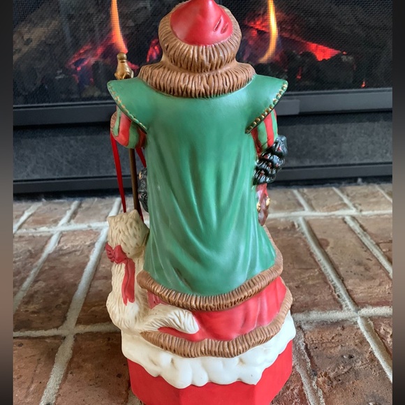 Vintage Porcelain Santa Music Box - Picture 3 of 6